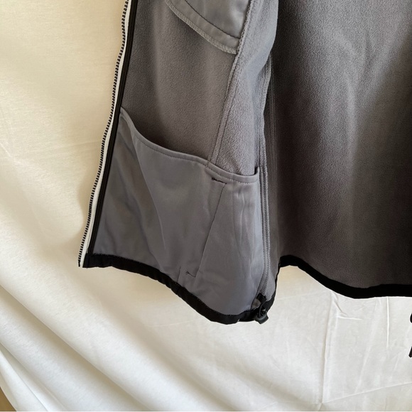 Alaska Airlines Full Zip Jacket Decade of Awesome Size Large - Picture 6 of 12